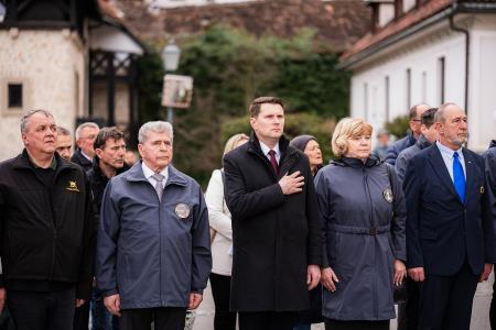 Polaganje cvetja k spomeniku Rudolfa Maistra (22)